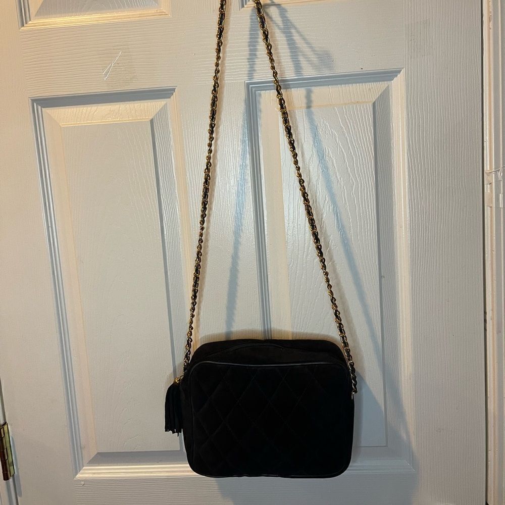 Vintage L.J.Simone Navy Blue quilted Suede crossbody bag gold tone chain accent.